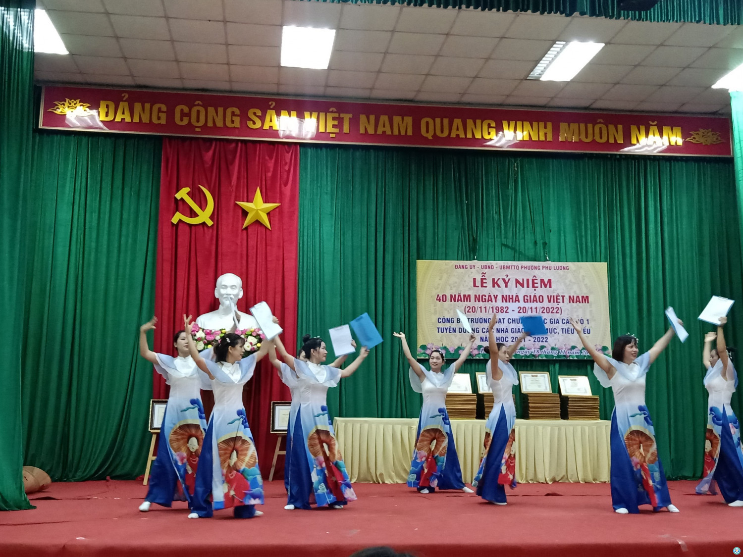 1, 11Tiết mục múa của các cô giáo trường MN Phú Lương