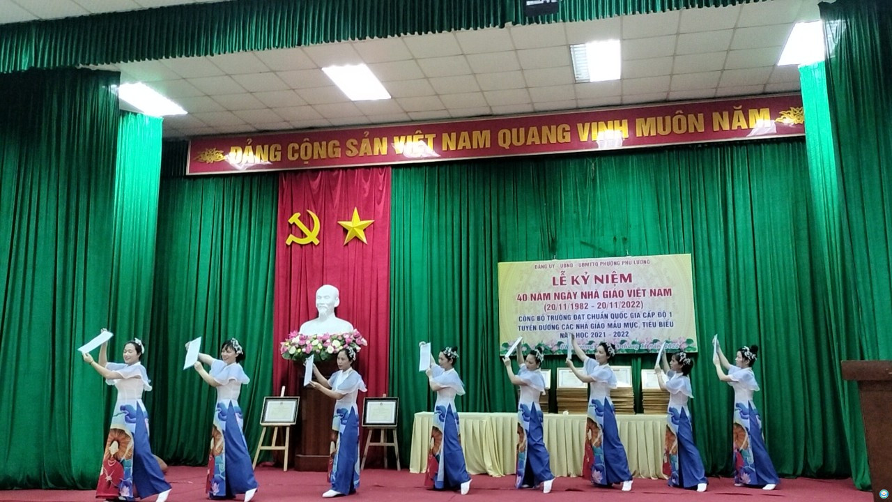 1 8 Tiết mục múa của các cô giáo trường MN Phú Lương