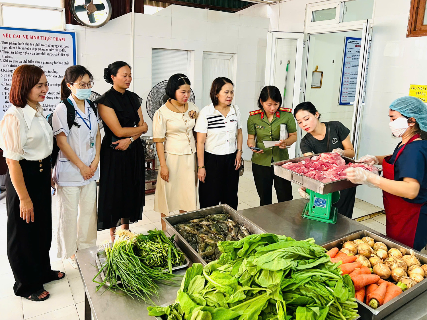 TRƯỜNG MẦM NON PHÚ LƯƠNG ĐÓN ĐOÀN KIỂM TRA AN TOÀN THỰC PHẨM